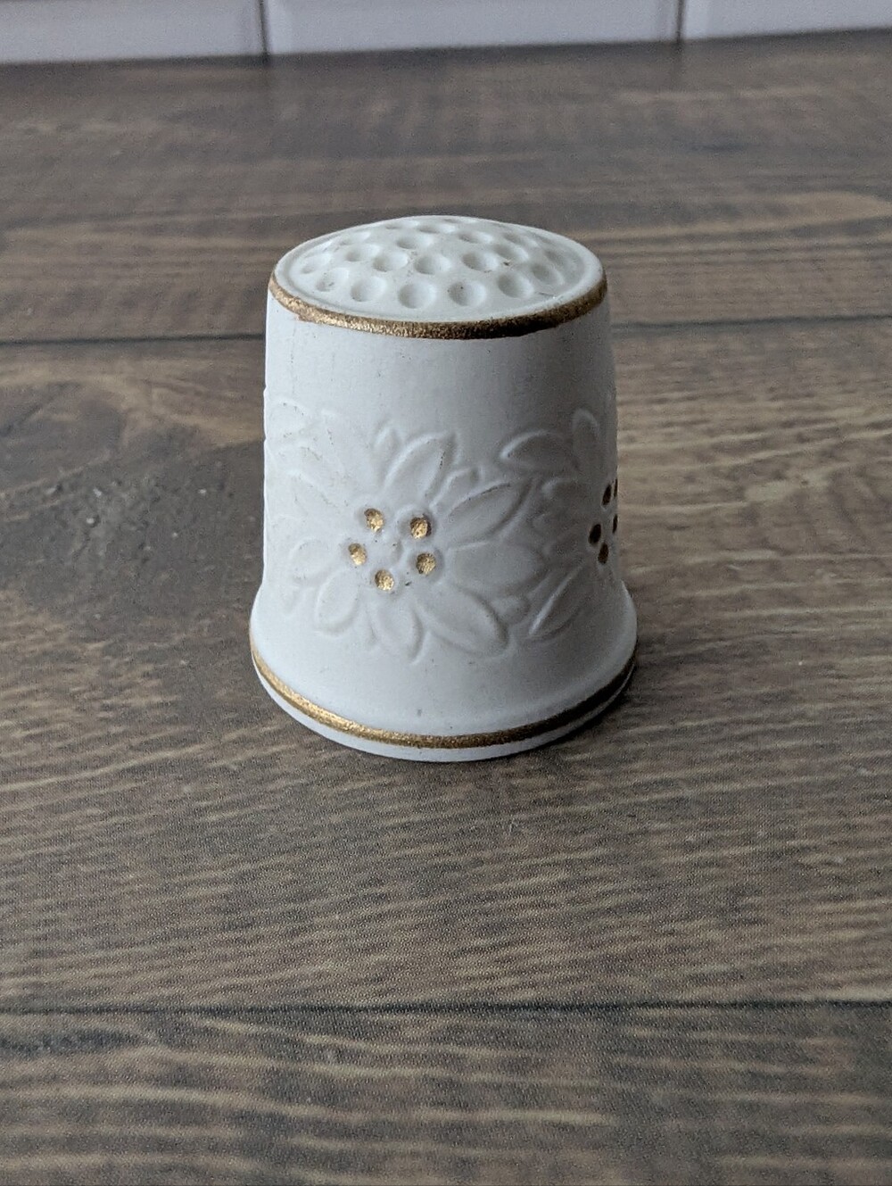 Porcelain Thimble Edelweiss Flower Schumann West Germany Gold Accents Vintage